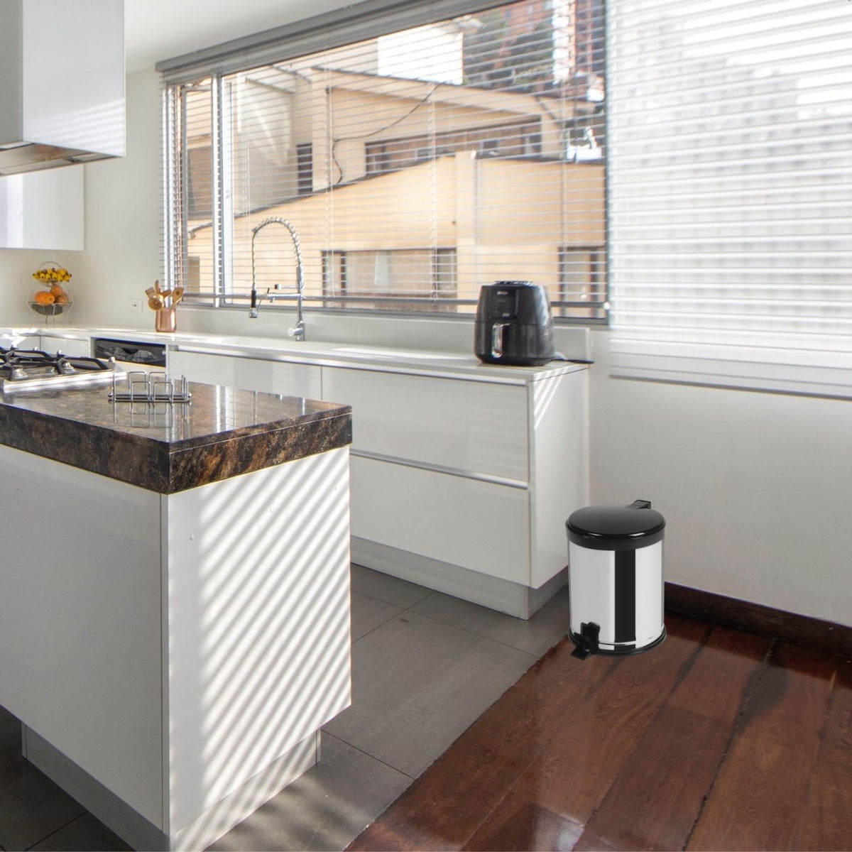 Lixeira de Aço Inox com Pedal 12 Litros
